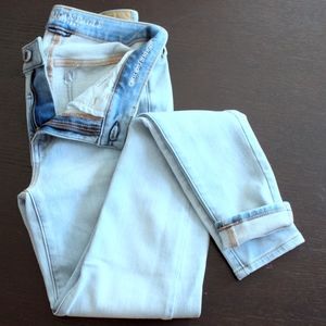 AEO Light Wash Hi-Rise Jegging